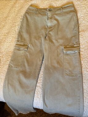 Oat New York Wide-Leg Cargo Jeans in Light Khaki